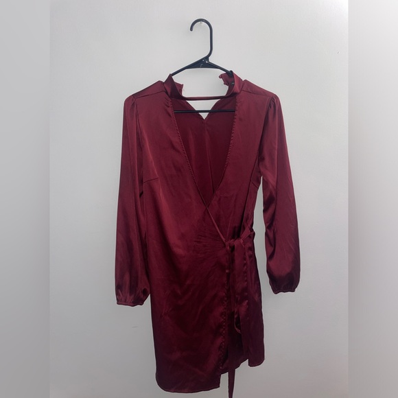 Fashion Nova satin tie mini dress burgundy, size small. Worn once - Picture 2 of 3